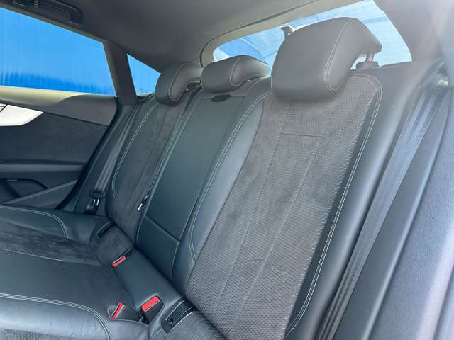 アウディ Ａ５　スポーツバック ４０　ＴＦＳＩ　スポーツ R1年 (関東) 99