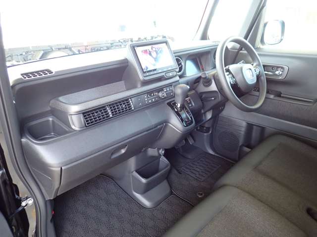 ホンダ Ｎ　ＢＯＸ カスタム ６６０ R8年 (関東) 99