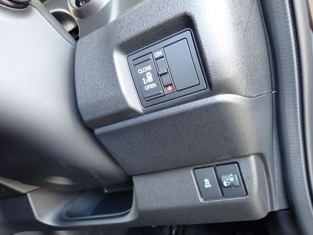ホンダ Ｎ　ＢＯＸ カスタム ６６０ R8年 (関東) 99