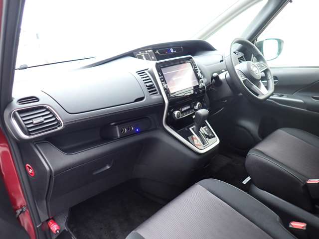 日産 セレナ ２．０ ハイウェイスター Ｖセレクション H29年 (関東) 99