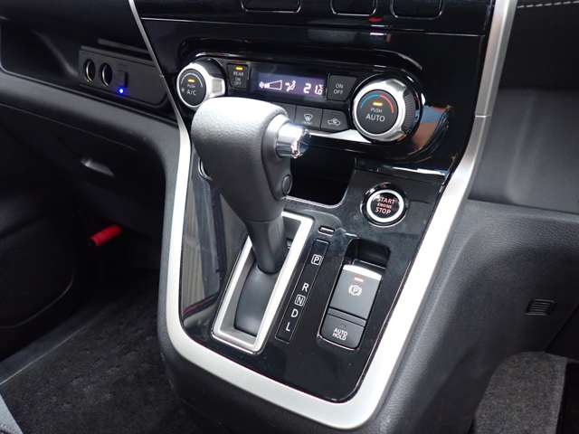 日産 セレナ ２．０ ハイウェイスター Ｖセレクション H29年 (関東) 99
