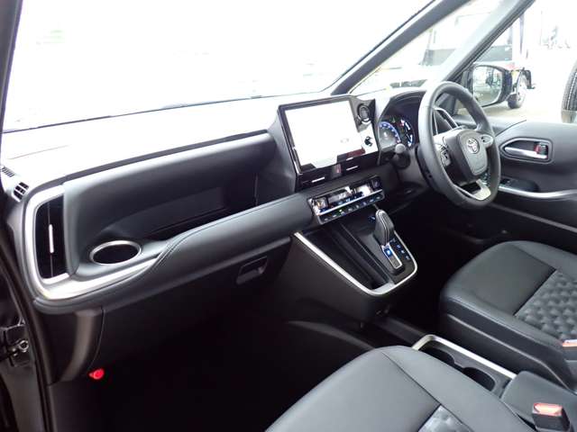 トヨタ ヴォクシー １．８ ハイブリッド Ｓ－Ｚ R8年 (関東) 99