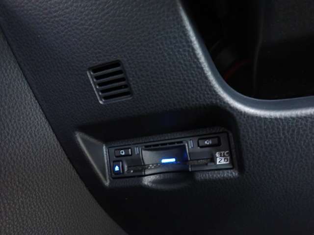 トヨタ ヴォクシー １．８ ハイブリッド Ｓ－Ｚ R8年 (関東) 99