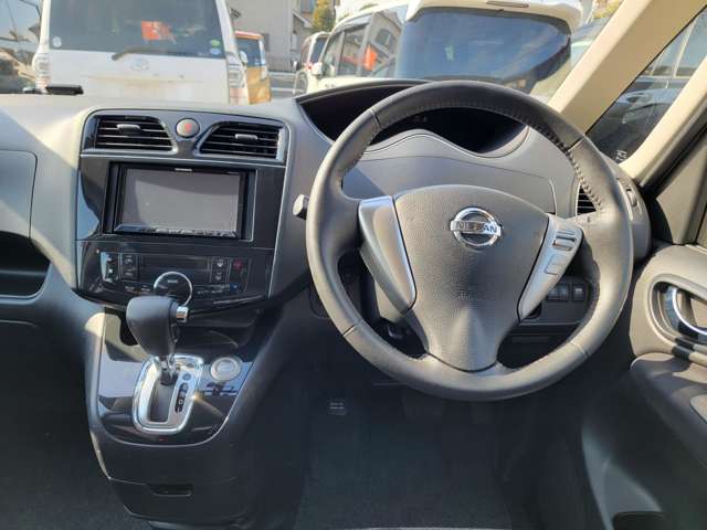 日産 セレナ ２．０ ハイウェイスター H23年 (関東) 99
