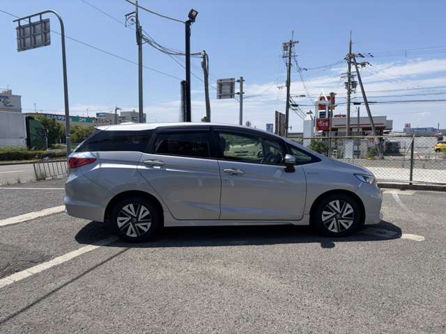 ホンダ シャトル １．５ ハイブリッド H28年 (近畿) 99