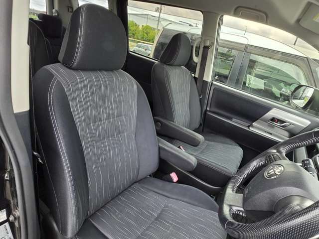トヨタ ヴォクシー ２．０ ＺＳ 煌ＩＩ H24年 (近畿) 99