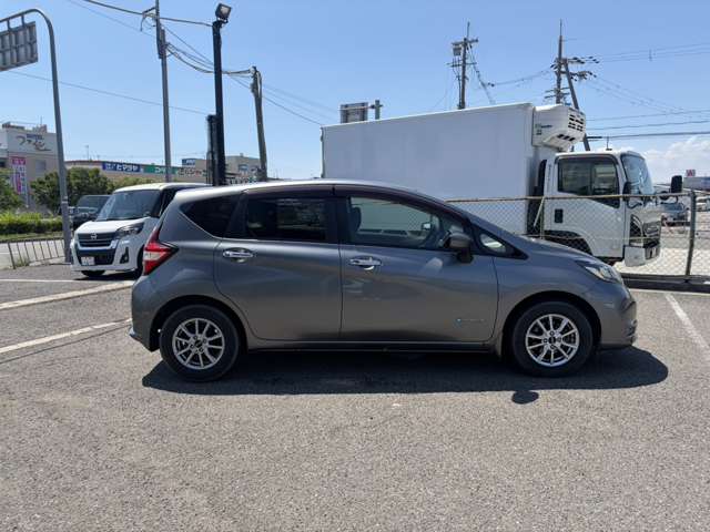 日産 ノート １．２ Ｅ－ＰＯＷＥＲ Ｘ H29年 (近畿) 99
