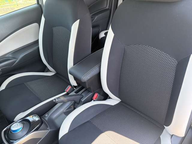 日産 ノート １．２ Ｅ－ＰＯＷＥＲ Ｘ H29年 (近畿) 99