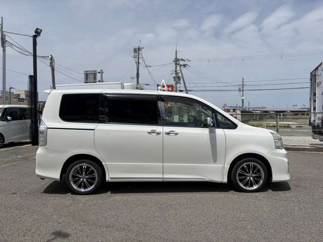 トヨタ ヴォクシー ２．０ ＺＳ 煌ＩＩ H23年 (近畿) 99