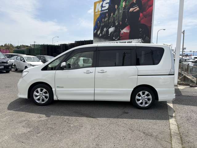 日産 セレナ ２．０ ハイウェイスター Ｇ Ｓ－ＨＹＢＲＩＤ H25年 (近畿) 99