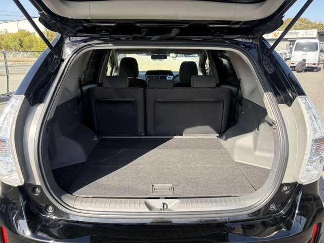 トヨタ プリウスΑ １．８ Ｓ H25年 (近畿) 99