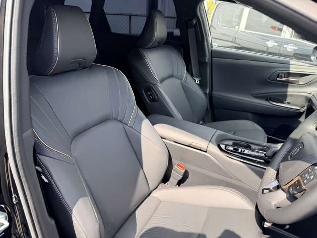 トヨタ クラウンエステート　ハイブリッド ２．５ Ｚ Ｅ－ＦＯＵＲ ４ＷＤ R7年 (近畿) 99
