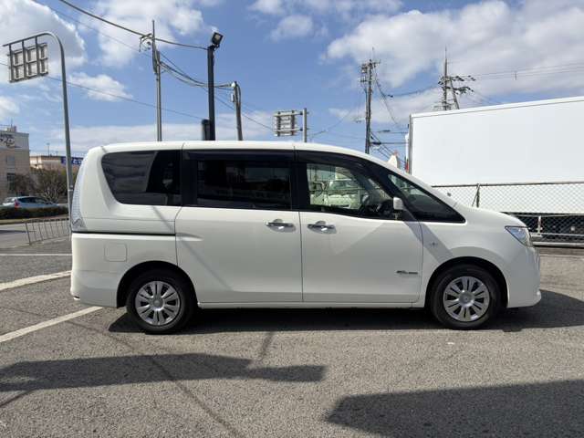 日産 セレナ ２．０ ２０Ｘ Ｓ－ＨＹＢＲＩＤ H25年 (近畿) 99