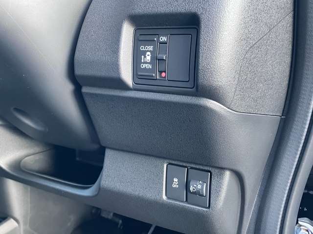 ホンダ Ｎ　ＢＯＸ カスタム ６６０ R8年 (九州・沖縄) 99