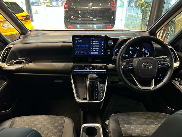 トヨタ ヴォクシー １．８ ハイブリッド Ｓ－Ｚ R5年 (関東) 99