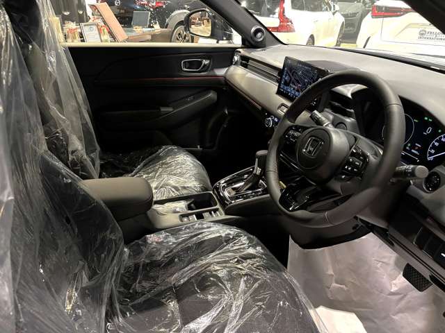 ホンダ ヴェゼル １．５ Ｅ：ＨＥＶ ＲＳ R8年 (関東) 99