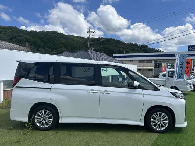 トヨタ ノア ２．０ Ｓ－Ｇ R4年 (近畿) 99