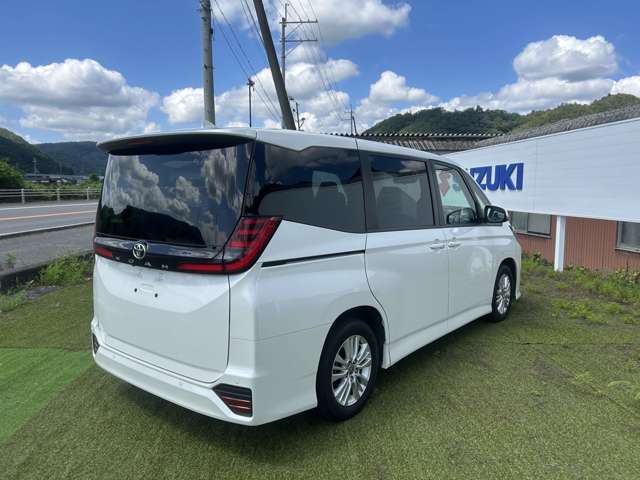 トヨタ ノア ２．０ Ｓ－Ｇ R4年 (近畿) 99