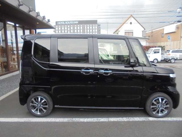 ホンダ Ｎ　ＢＯＸ カスタム ６６０ R7年 (四国) 99