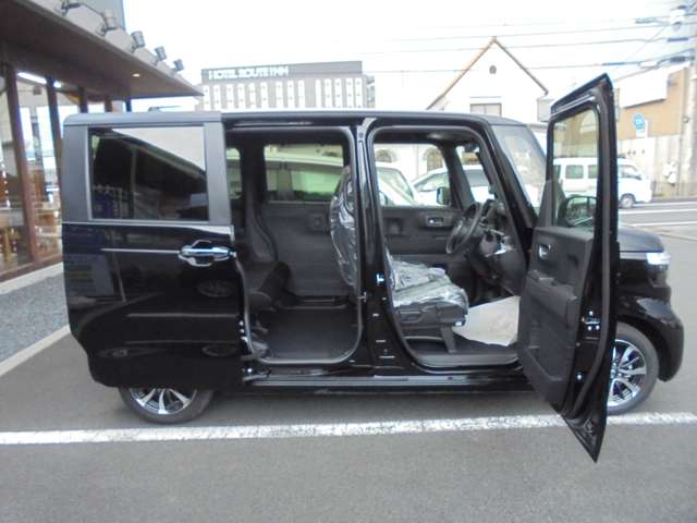 ホンダ Ｎ　ＢＯＸ カスタム ６６０ R7年 (四国) 99