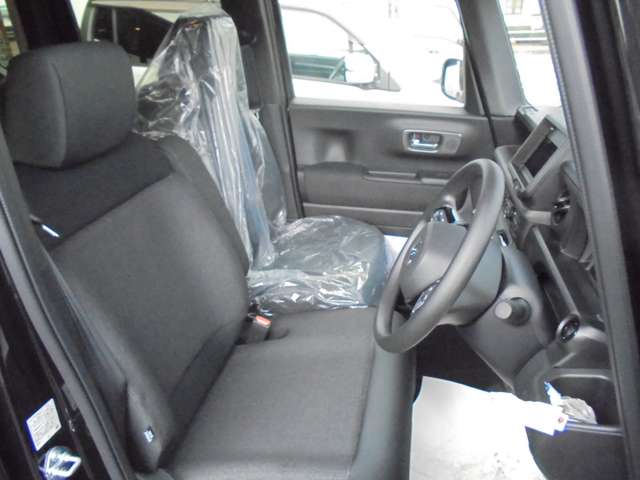 ホンダ Ｎ　ＢＯＸ カスタム ６６０ R7年 (四国) 99