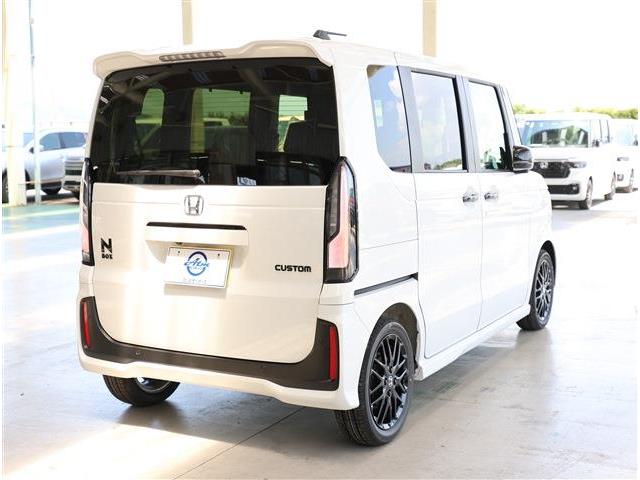 ホンダ Ｎ　ＢＯＸ カスタム ６６０ ターボ ブラック スタイル R8年 (東海) 99