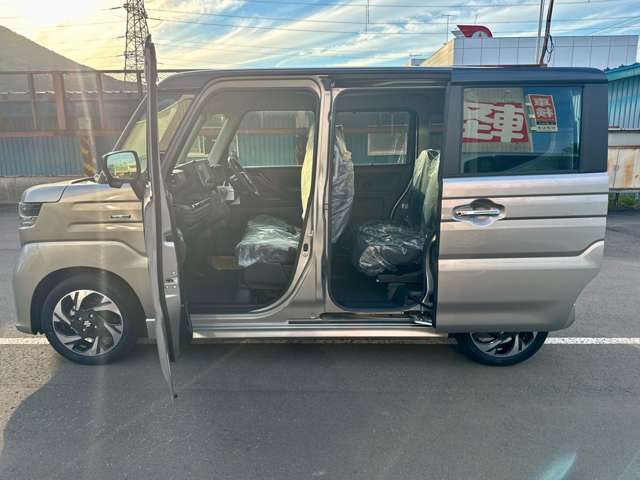 スズキ スペーシア　ギア ６６０ カスタム ハイブリッド ＸＳターボ ４ＷＤ R6年 (北海道) 99
