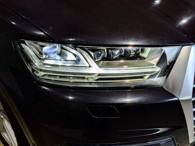 アウディ Ｑ７ ４５ ＴＦＳＩ クワトロ Ｓラインパッケージ ４ＷＤ R2年 (関東) 99