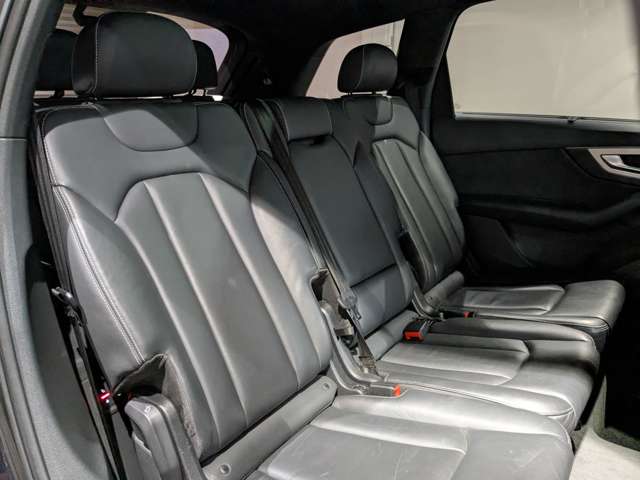 アウディ Ｑ７ ４５ ＴＦＳＩ クワトロ Ｓラインパッケージ ４ＷＤ R2年 (関東) 99
