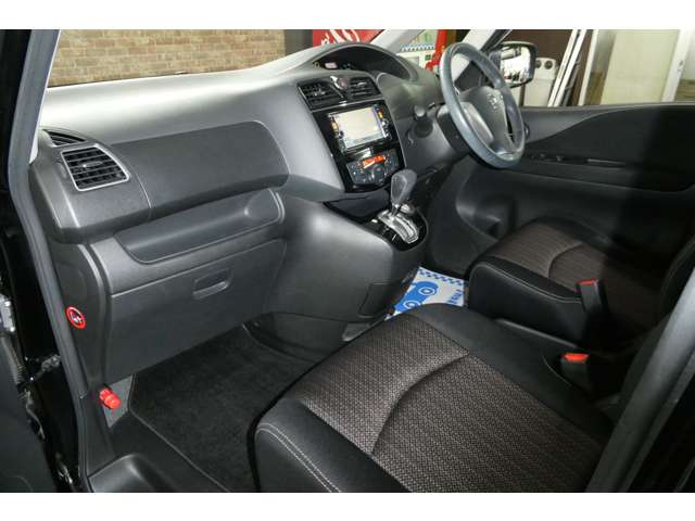 日産 セレナ ２．０ ハイウェイスター ４ＷＤ H25年 (東北) 99