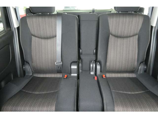 日産 セレナ ２．０ ハイウェイスター ４ＷＤ H25年 (東北) 99