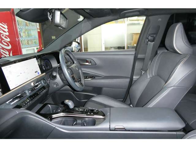 トヨタ クラウン　スポーツ　ハイブリッド ２．５ Ｚ Ｅ－ＦＯＵＲ ４ＷＤ R6年 (東北) 99