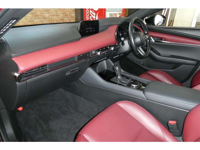 マツダ ＭＡＺＤＡ３　ファストバック ２．０ Ｘ バーガンディ セレクション ４ＷＤ R2年 (東北) 99
