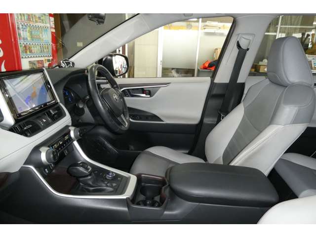 トヨタ ＲＡＶ４ ２．５ ハイブリッド Ｇ Ｅ－ＦＯＵＲ ４ＷＤ R2年 (東北) 99