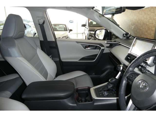 トヨタ ＲＡＶ４ ２．５ ハイブリッド Ｇ Ｅ－ＦＯＵＲ ４ＷＤ R2年 (東北) 99