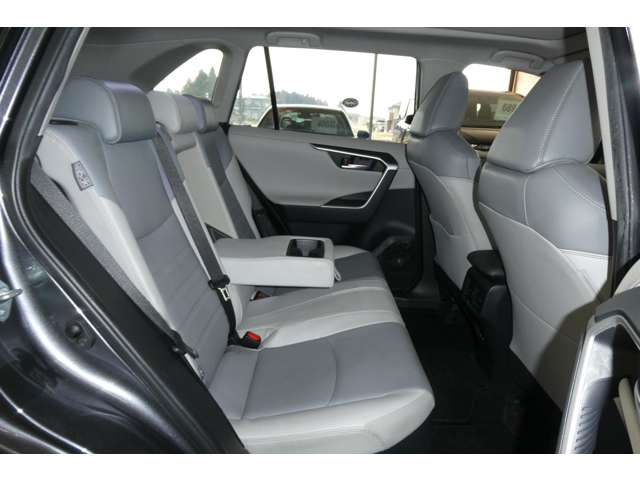 トヨタ ＲＡＶ４ ２．５ ハイブリッド Ｇ Ｅ－ＦＯＵＲ ４ＷＤ R2年 (東北) 99