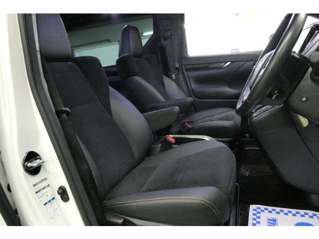 トヨタ アルファード ２．５ Ｓ タイプゴールドＩＩ ４ＷＤ R3年 (東北) 99
