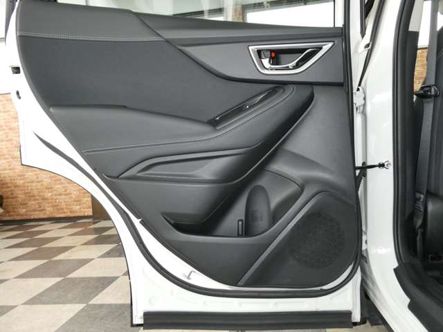 スバル フォレスター　ハイブリッド ２．０ アドバンス ４ＷＤ R3年 (東北) 99