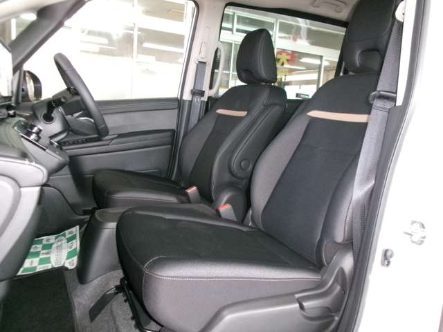 日産 セレナ １．４ Ｅ－４ＯＲＣＥ ハイウェイスターＶ ４ＷＤ R6年 (東北) 99
