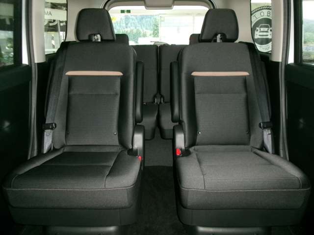 日産 セレナ １．４ Ｅ－４ＯＲＣＥ ハイウェイスターＶ ４ＷＤ R6年 (東北) 99