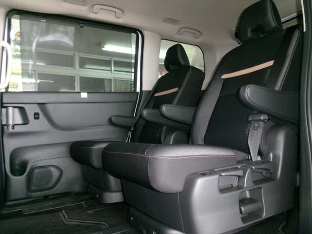日産 セレナ １．４ Ｅ－４ＯＲＣＥ ハイウェイスターＶ ４ＷＤ R6年 (東北) 99