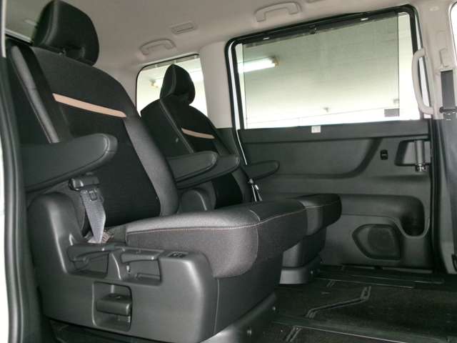 日産 セレナ １．４ Ｅ－４ＯＲＣＥ ハイウェイスターＶ ４ＷＤ R6年 (東北) 99