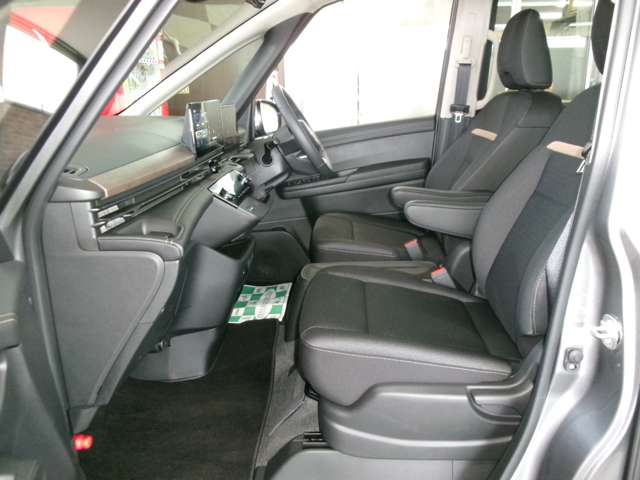 日産 セレナ １．４ Ｅ－４ＯＲＣＥ ハイウェイスターＶ ４ＷＤ R6年 (東北) 99