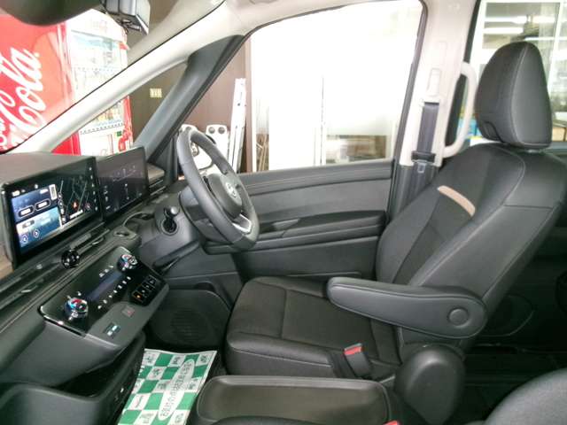 日産 セレナ １．４ Ｅ－４ＯＲＣＥ ハイウェイスターＶ ４ＷＤ R6年 (東北) 99