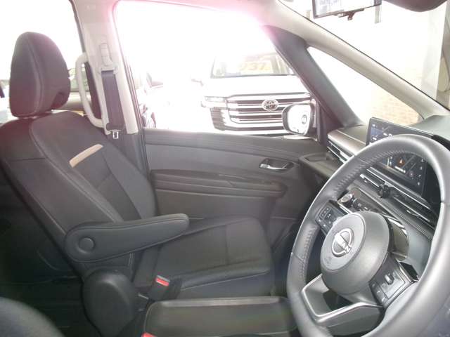 日産 セレナ １．４ Ｅ－４ＯＲＣＥ ハイウェイスターＶ ４ＷＤ R6年 (東北) 99