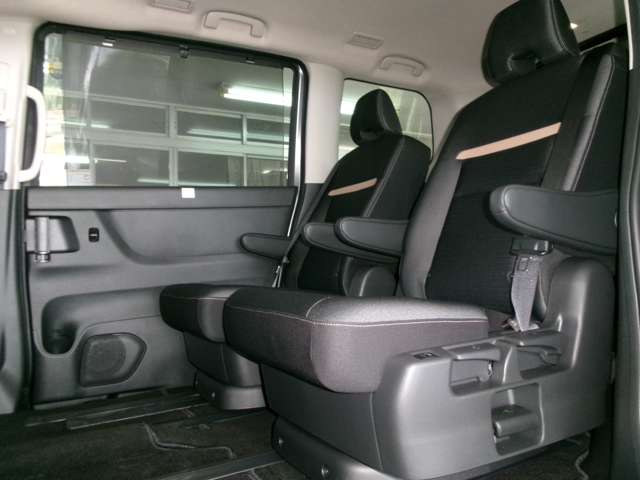日産 セレナ １．４ Ｅ－４ＯＲＣＥ ハイウェイスターＶ ４ＷＤ R6年 (東北) 99