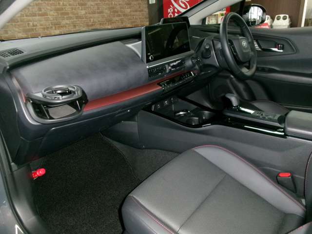 トヨタ プリウス ２．０ Ｚ Ｅ－ＦＯＵＲ ４ＷＤ R5年 (東北) 99