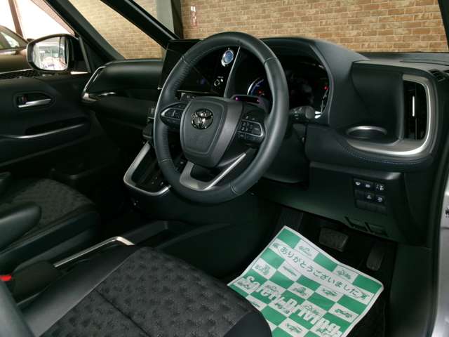 トヨタ ヴォクシー １．８ ハイブリッド Ｓ－Ｚ Ｅ－ＦＯＵＲ ４ＷＤ R5年 (東北) 99