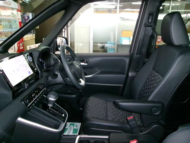トヨタ ヴォクシー １．８ ハイブリッド Ｓ－Ｚ Ｅ－ＦＯＵＲ ４ＷＤ R5年 (東北) 99