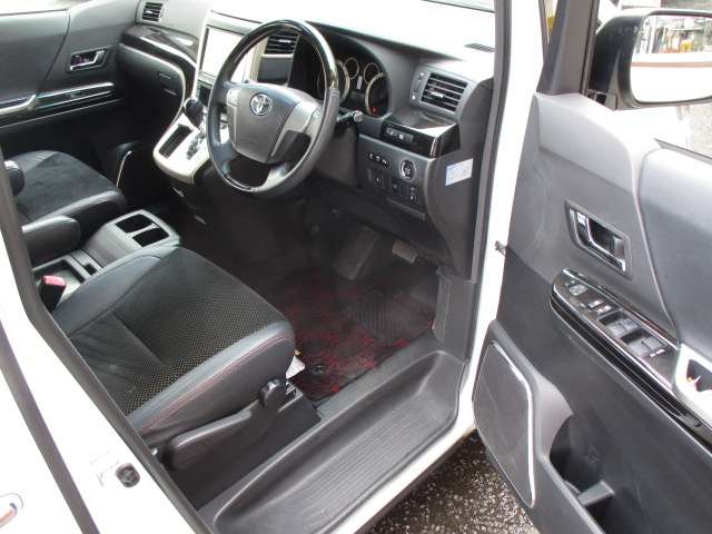 トヨタ ヴェルファイア ２．４ Ｚ ゴールデンアイズＩＩ H26年 (関東) 99